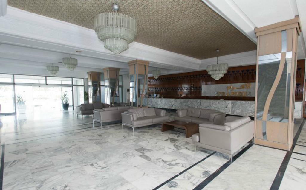 เล ปิรามิด นาบิล Hotel เนเบิล ภายนอก รูปภาพ