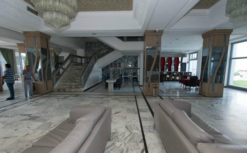 เล ปิรามิด นาบิล Hotel เนเบิล ภายนอก รูปภาพ